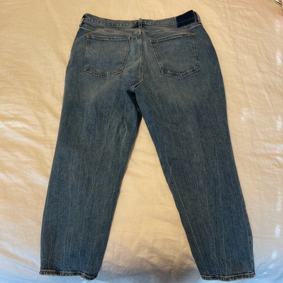 A&F Mom High Rise Jean - Picture 3 of 3